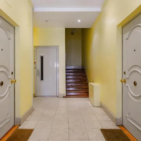 Luxury Vintage By Myplaceforyou, At The Centre Next To Marques De Pombal Apartmán *