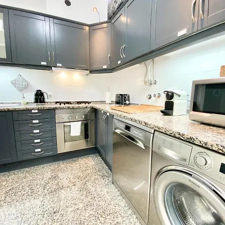 Apartment Luxury Vintage Apartment By Myplaceforyou, At The City Centre Next To Marques De Pombal Lisbon
