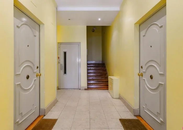 Luxury Vintage By Myplaceforyou, At The Centre Next To Marques De Pombal Апартаменты *