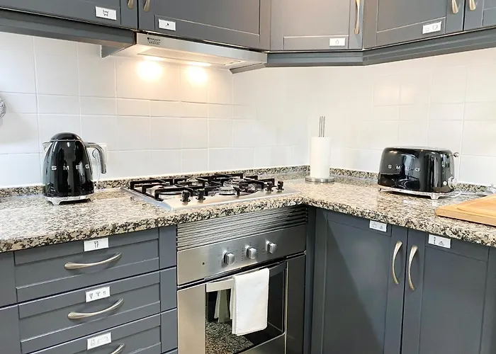 Luxury Vintage By Myplaceforyou, At The Centre Next To Marques De Pombal