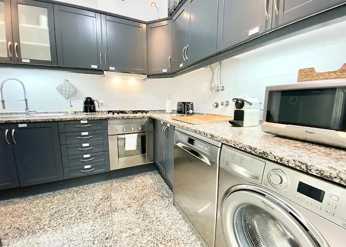 Апартаменты Luxury Vintage By Myplaceforyou, At The Centre Next To Marques De Pombal Лиссабон