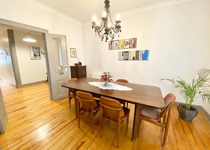 Luxury Vintage By Myplaceforyou, At The Centre Next To Marques De Pombal Лиссабон