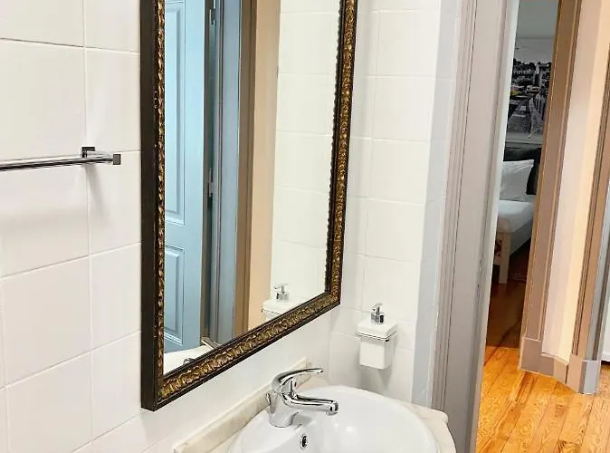 Апартаменты Luxury Vintage By Myplaceforyou, At The Centre Next To Marques De Pombal Лиссабон