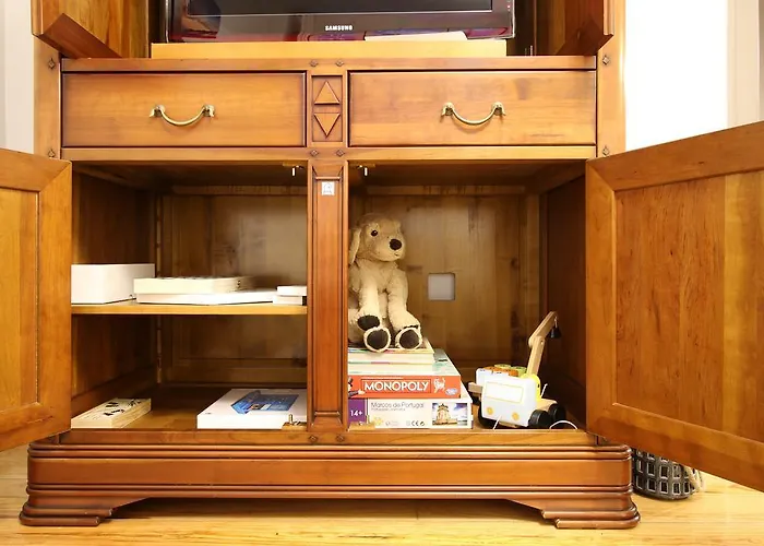 Апартаменты Luxury Vintage By Myplaceforyou, At The Centre Next To Marques De Pombal